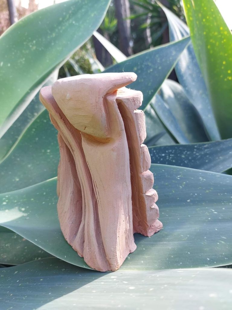 "Corteccia", tecnica terracotta, misure 13,5×10,5 anno 2015, in studio Aurelia Campolo